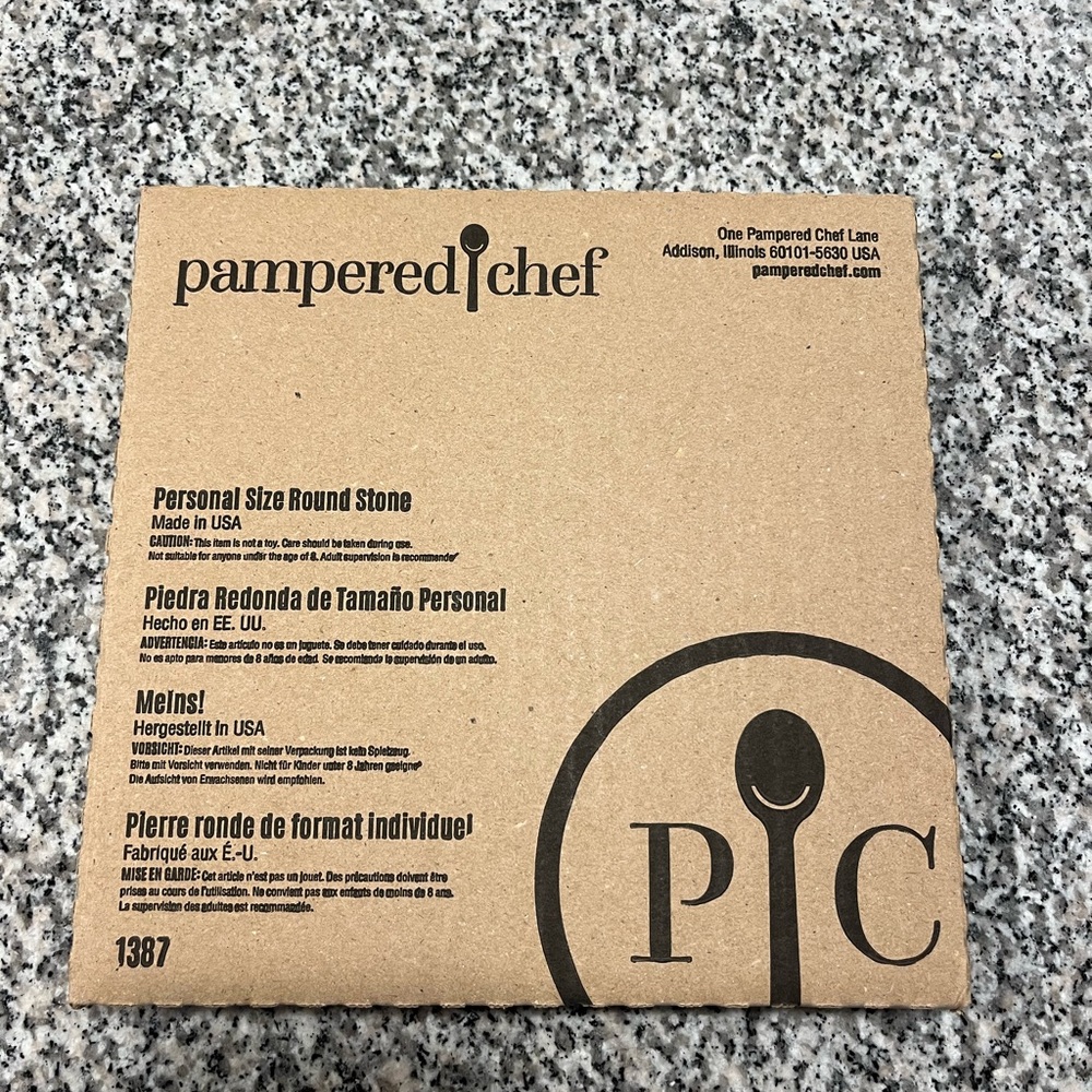 Pampered Chef Personal Size Round Stone- 8.5in